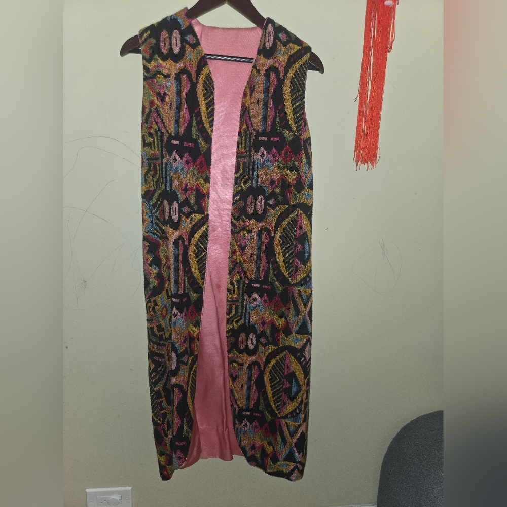 maxi carpet vest with 1920's geometric design Pink Accent